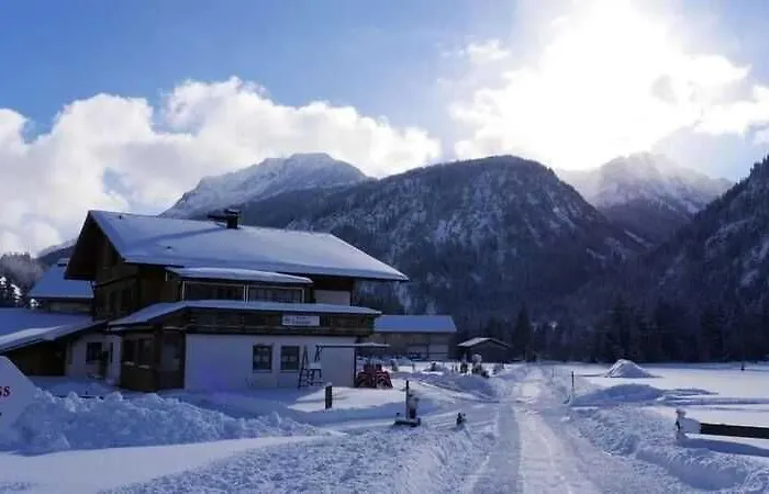 Lenzerhof 农家乐 *