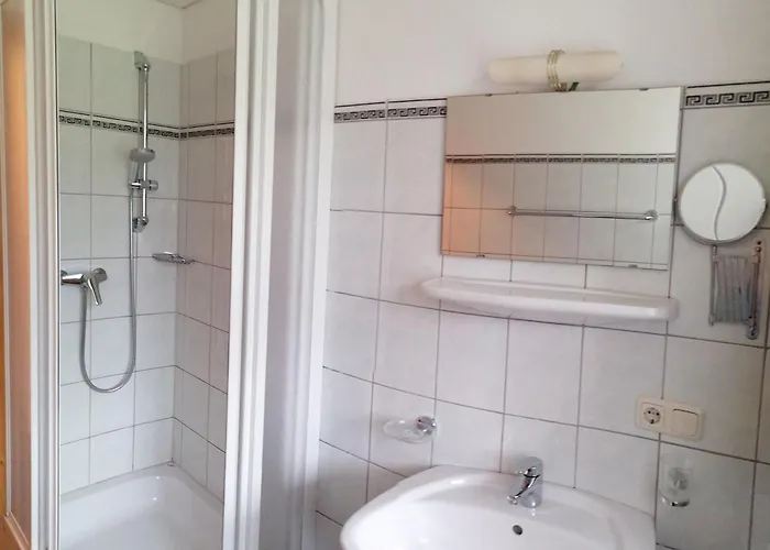 Lenzerhof 农家乐 *